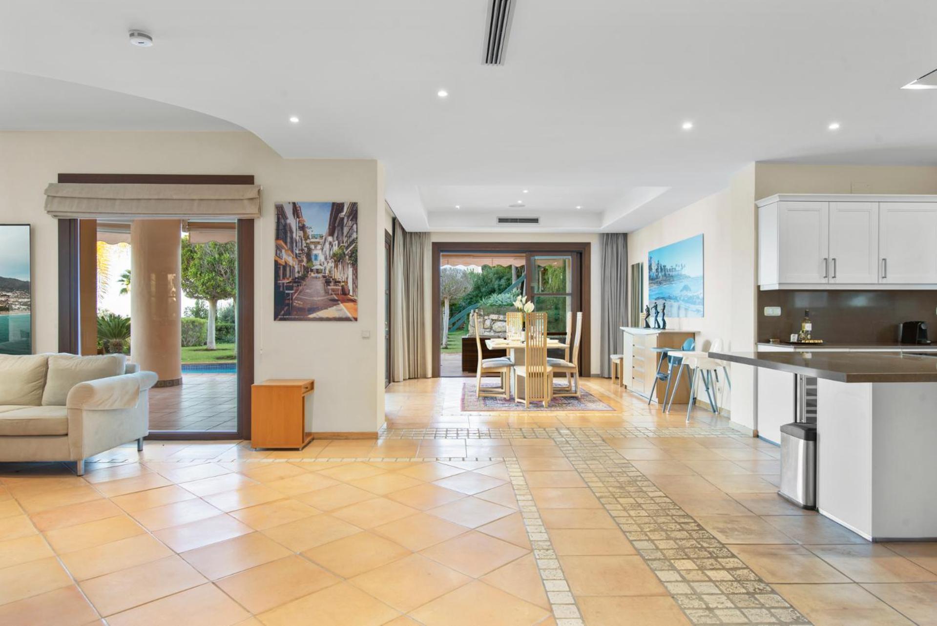 Luxury Villa Robledal By Mabiente - Views Of The Sea And The Golf Course マルベーリャ エクステリア 写真