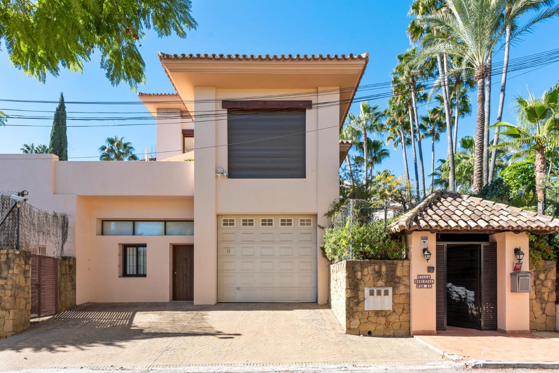 Luxury Villa Robledal By Mabiente - Views Of The Sea And The Golf Course マルベーリャ エクステリア 写真