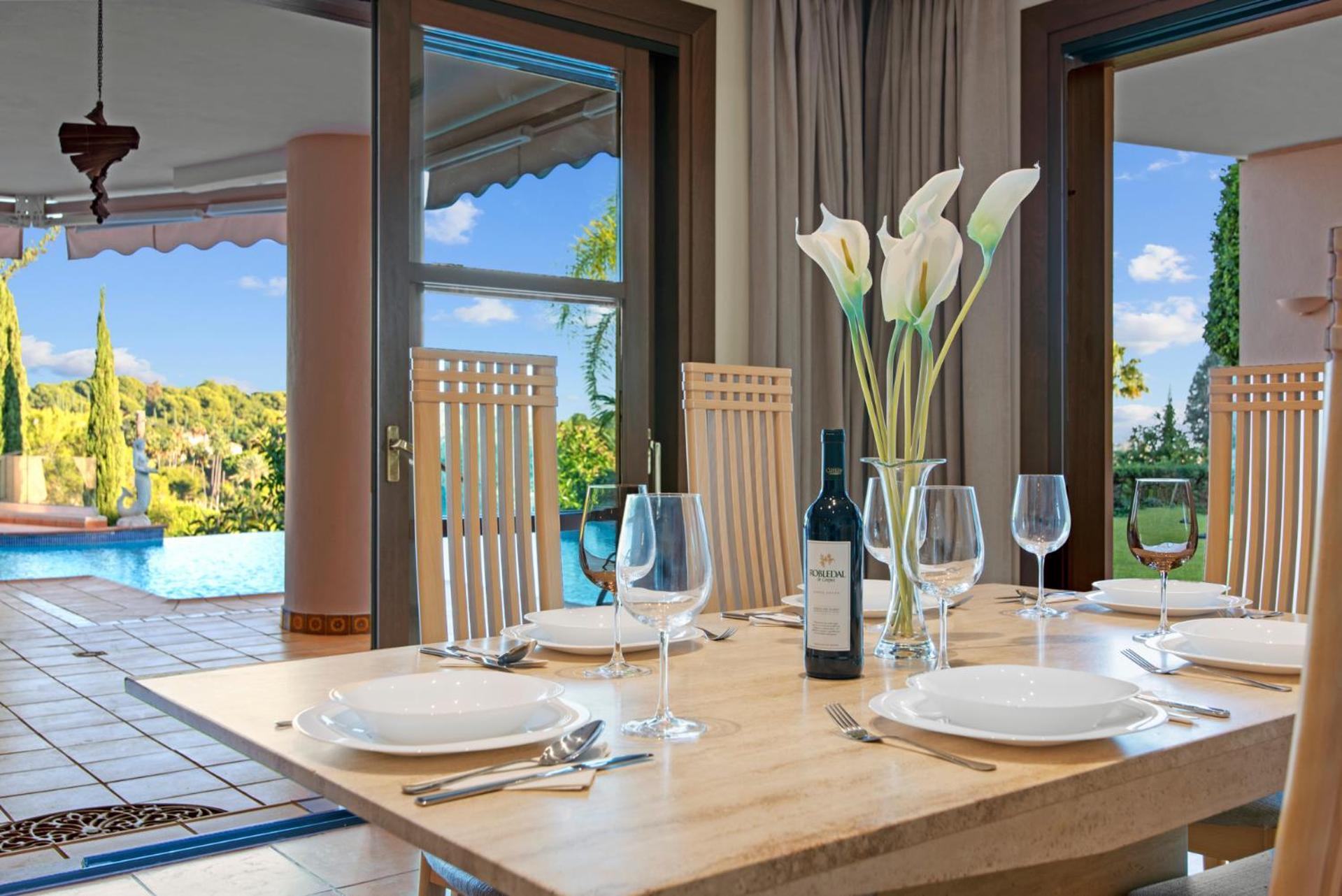 Luxury Villa Robledal By Mabiente - Views Of The Sea And The Golf Course マルベーリャ エクステリア 写真